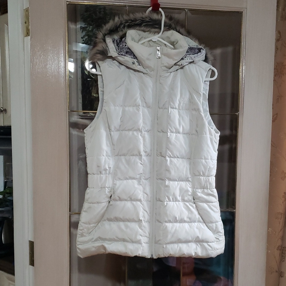 *Host Pick* The North Face White Puffer Vest 550, removable fur on Hood.